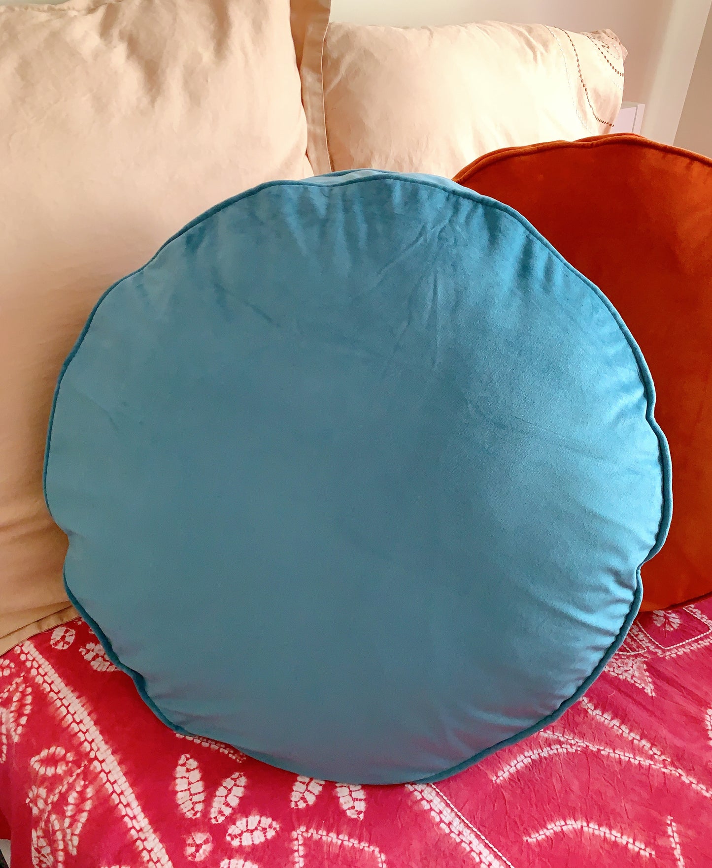 Ice Blue Luxury Velvet Cushion Cover, 20” Round Pillow Cover, Decorative Throw Pillow Pale Blue Scatter Cushion