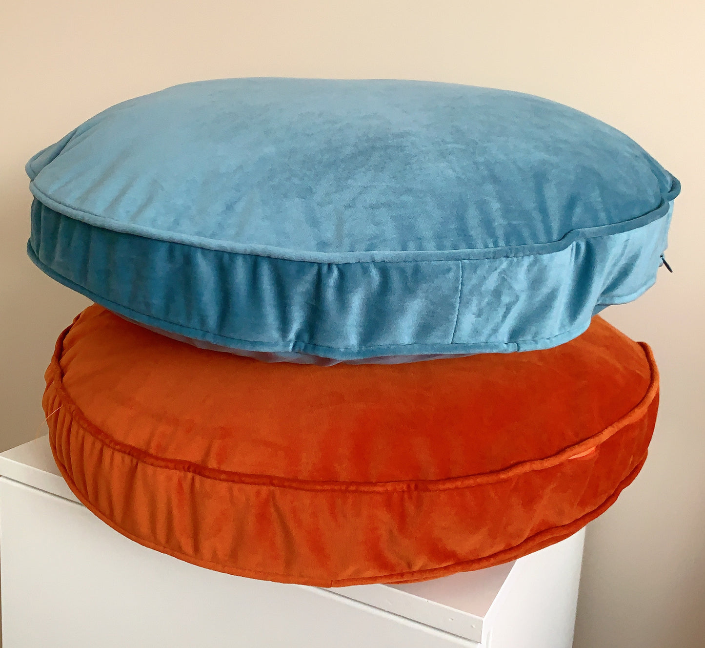 Ice Blue Luxury Velvet Cushion Cover, 20” Round Pillow Cover, Decorative Throw Pillow Pale Blue Scatter Cushion