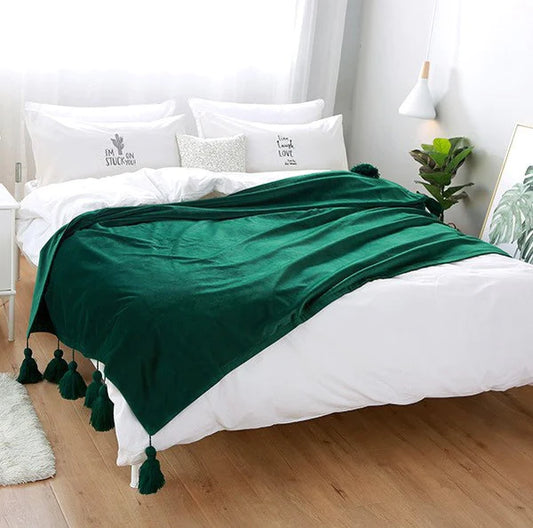 A Timeless Treasure: Unraveling the Vintage Green Throw Blanket with Tassels