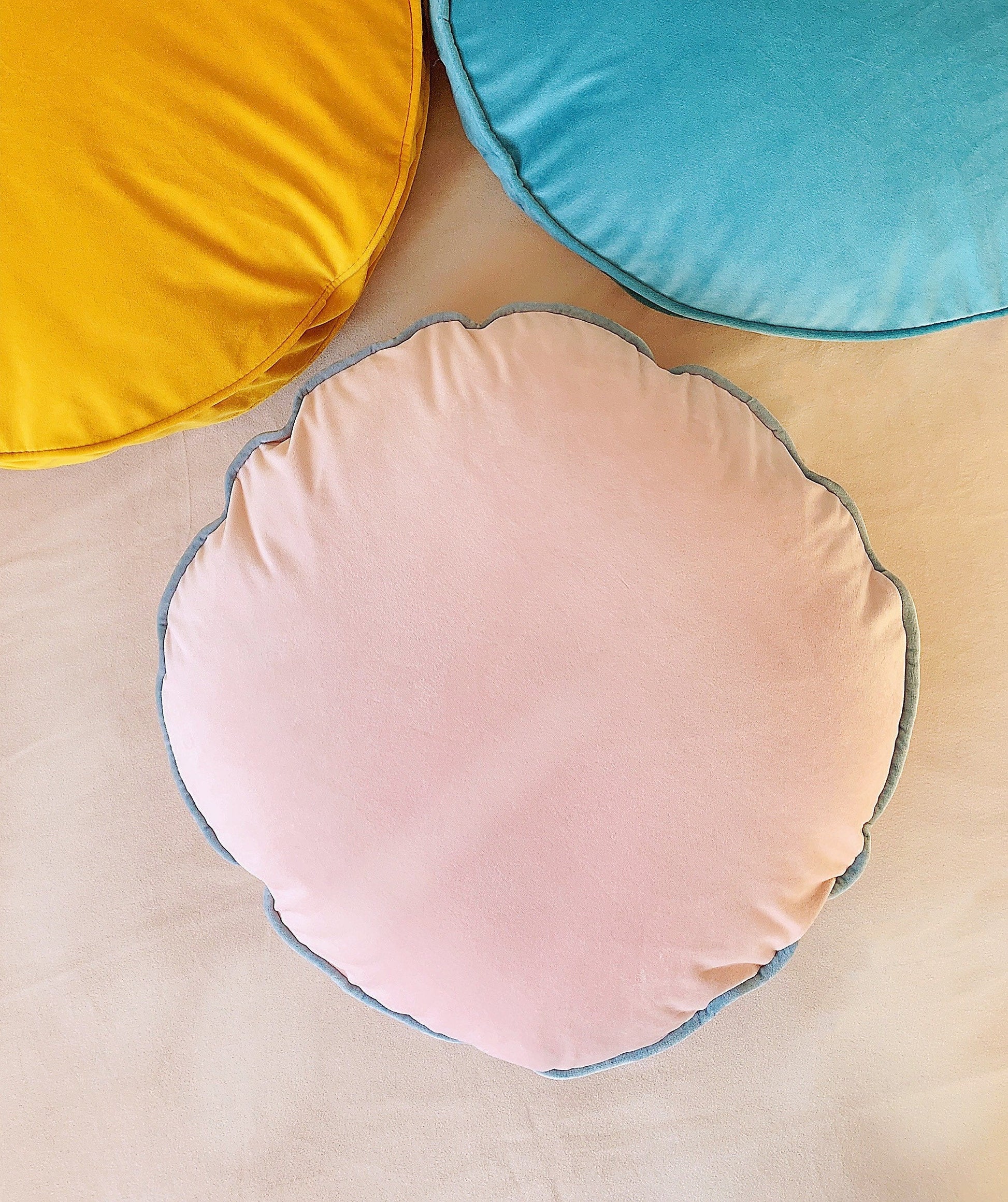 Light Pink Round Cushion Cover, Luxury Velvet Throw Pillow