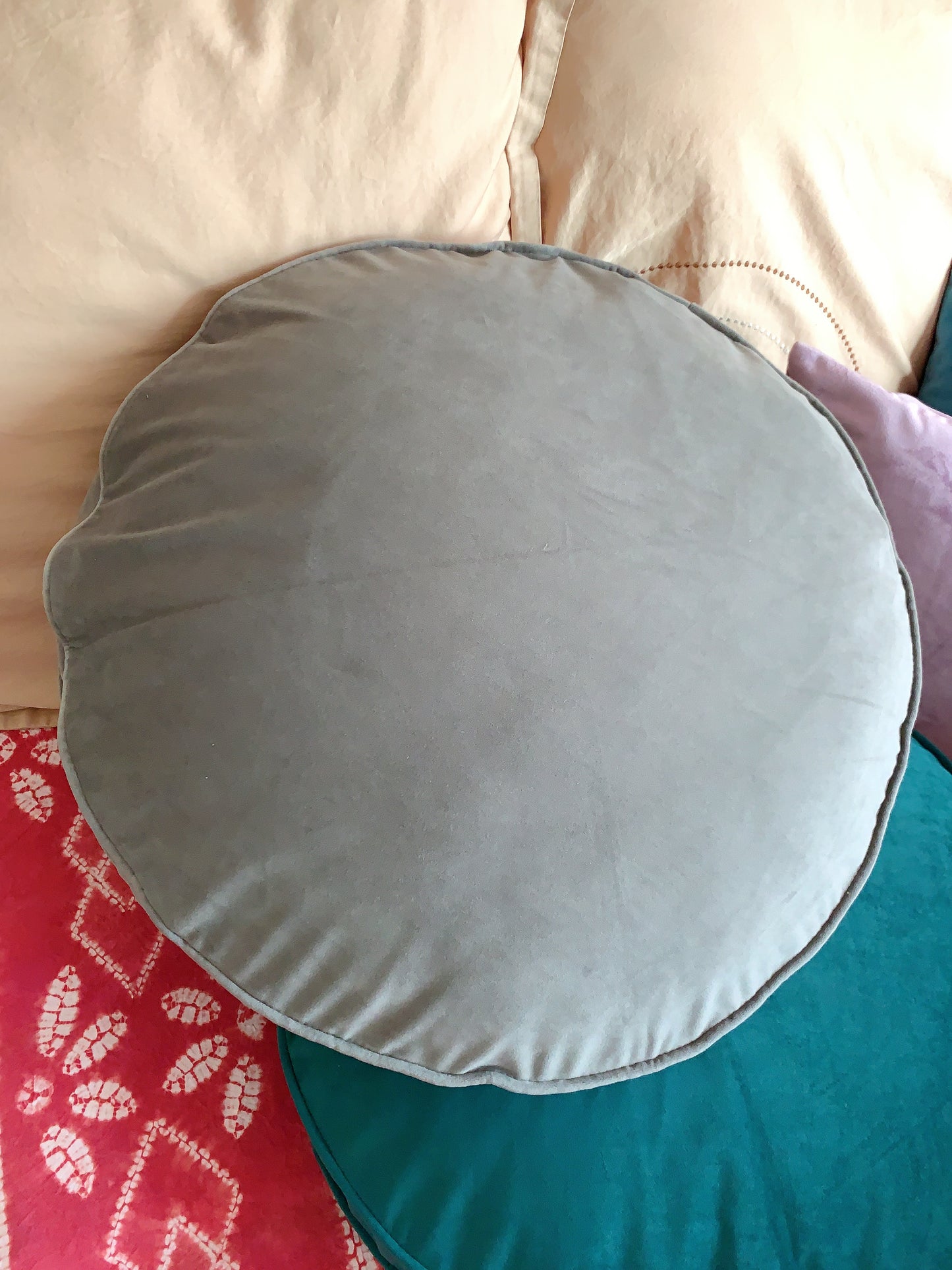 Silver Grey Luxury Velvet Cushion Cover, 20” Round Pillow Cover, Decorative Throw Pillow Scatter Cushion